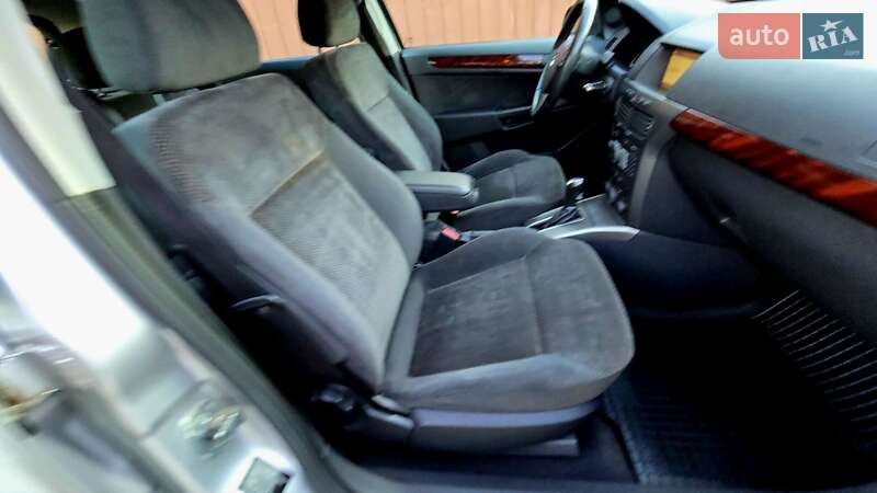 Хетчбек Opel Astra 2004 в Полтаві