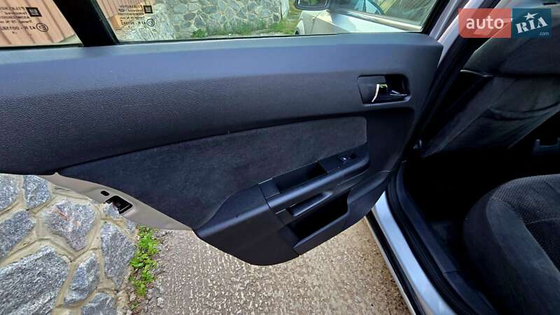 Хетчбек Opel Astra 2004 в Полтаві