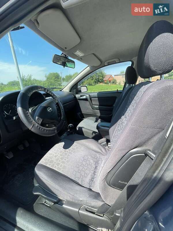 Универсал Opel Astra 1999 в Калиновке