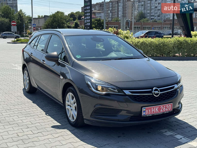 Универсал Opel Astra 2016 в Хмельницком