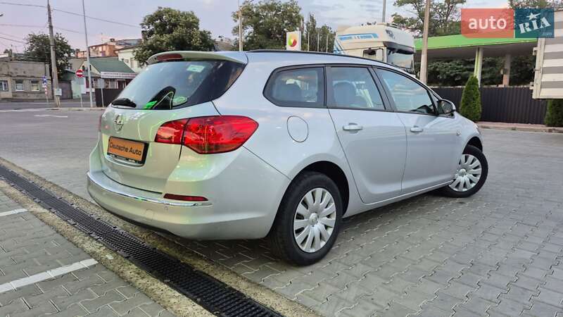 Універсал Opel Astra 2015 в Одесі