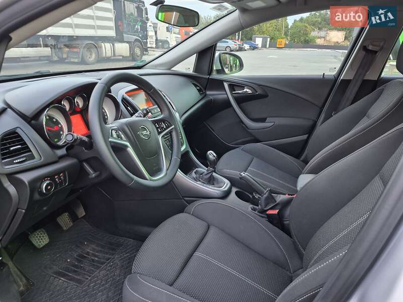 Універсал Opel Astra 2015 в Одесі
