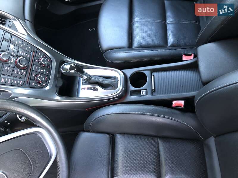 Хэтчбек Opel Astra 2012 в Львове