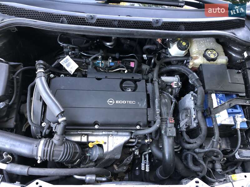 Хэтчбек Opel Astra 2012 в Львове
