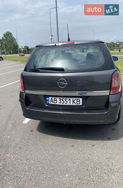 Универсал Opel Astra 2012 в 