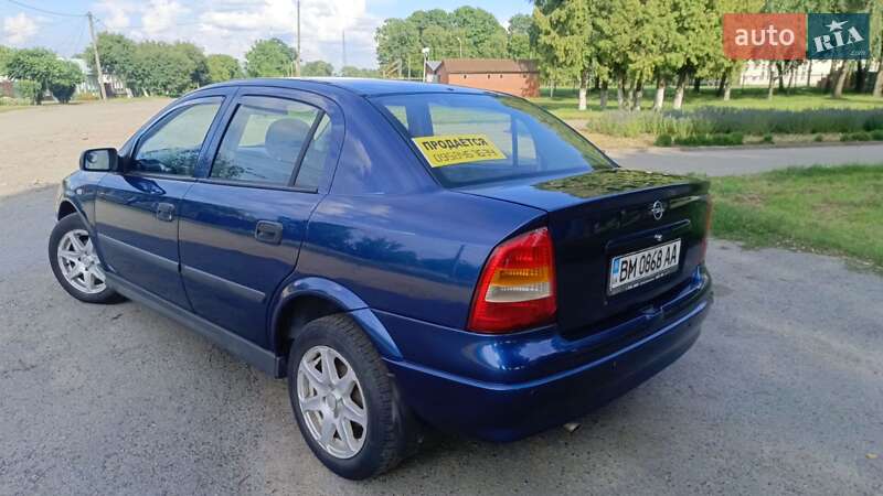 Седан Opel Astra 2005 в Путивле