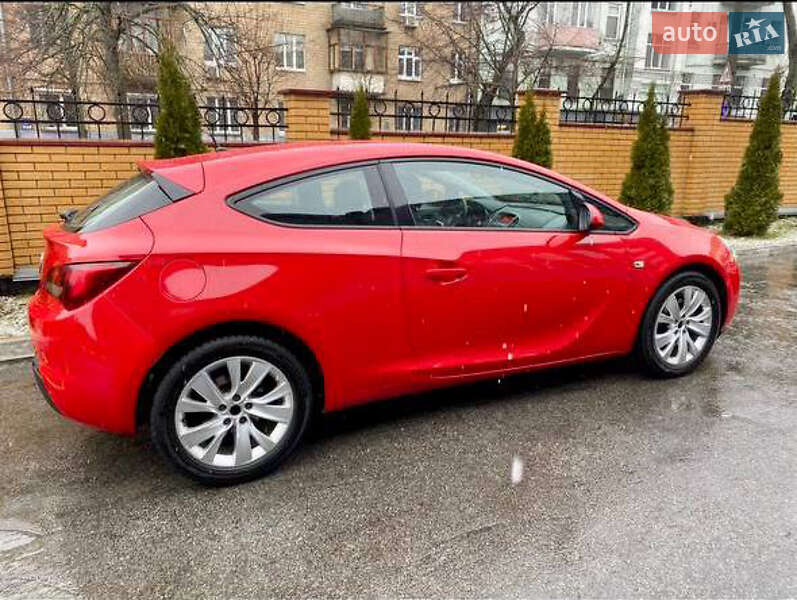 Opel Astra 2012