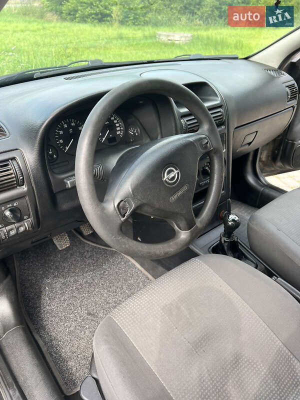 Седан Opel Astra 2007 в Львове