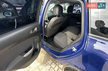 Універсал Opel Astra 2011 в 