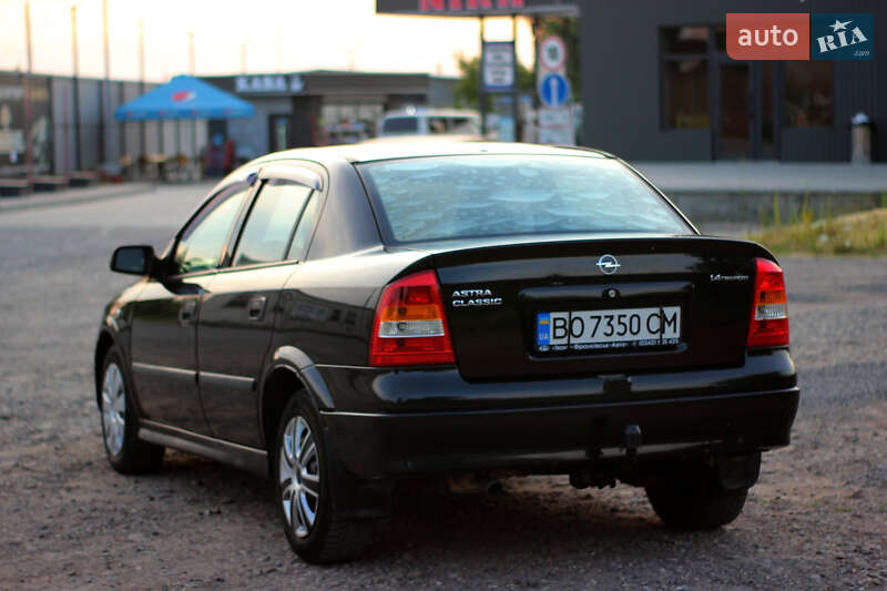 Седан Opel Astra 2008 в Кременце