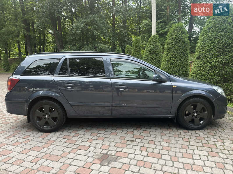 Универсал Opel Astra 2008 в Трускавце