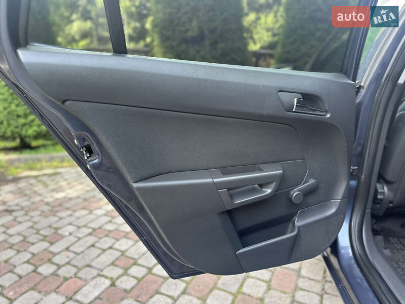 Универсал Opel Astra 2008 в Трускавце