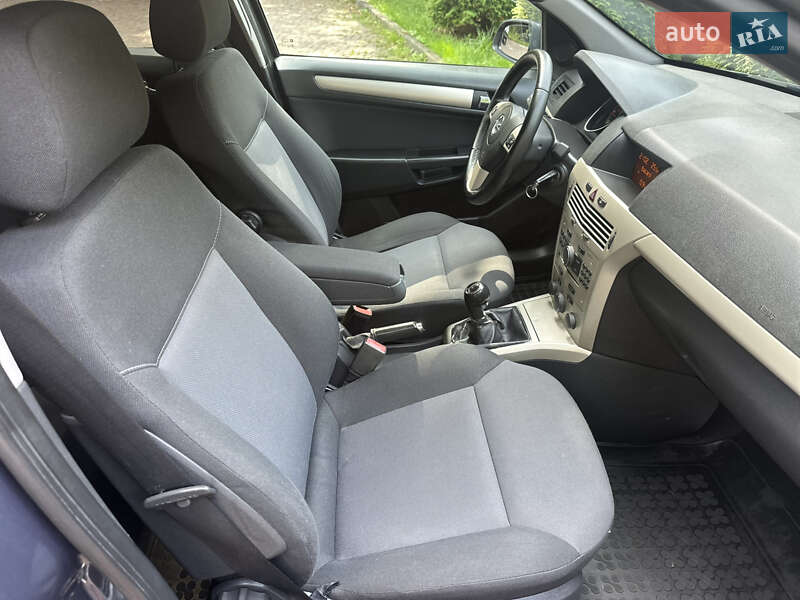Универсал Opel Astra 2008 в Трускавце