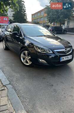 Універсал Opel Astra 2010 в Костопілі