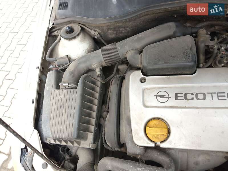 Универсал Opel Astra 1999 в Староконстантинове