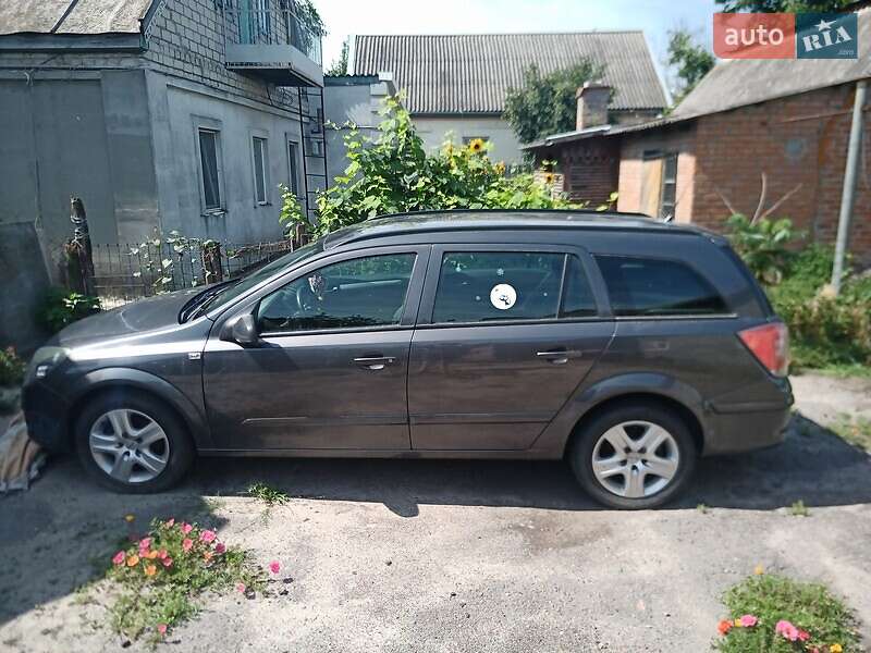 Универсал Opel Astra 2009 в Миргороде