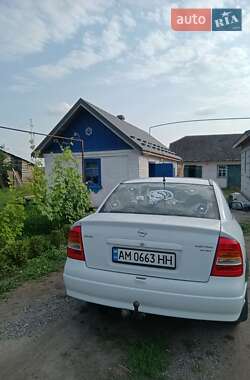 Седан Opel Astra 2000 в 