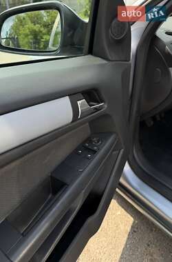Хэтчбек Opel Astra 2007 в 