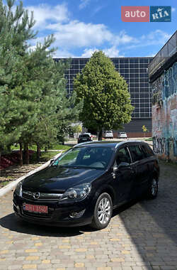 Универсал Opel Astra 2009 в Луцке