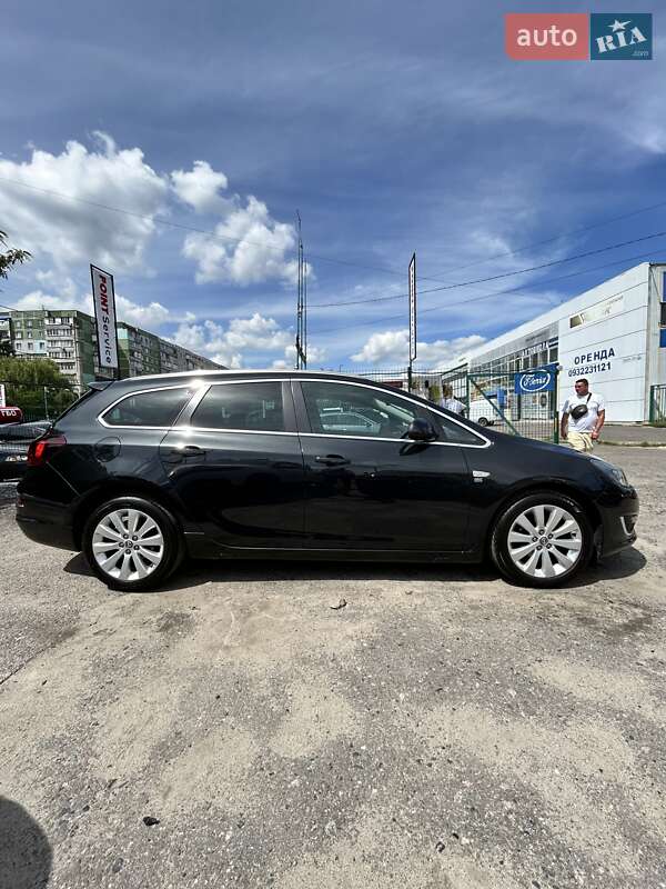 Універсал Opel Astra 2014 в Сумах