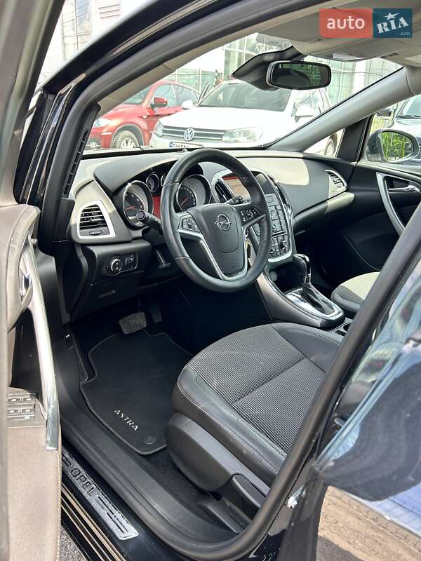 Універсал Opel Astra 2014 в Сумах