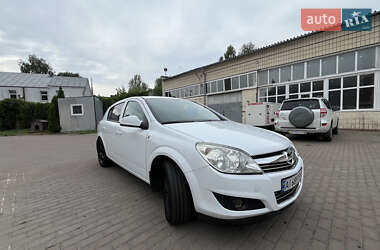 Хэтчбек Opel Astra 2013 в Крюковщине