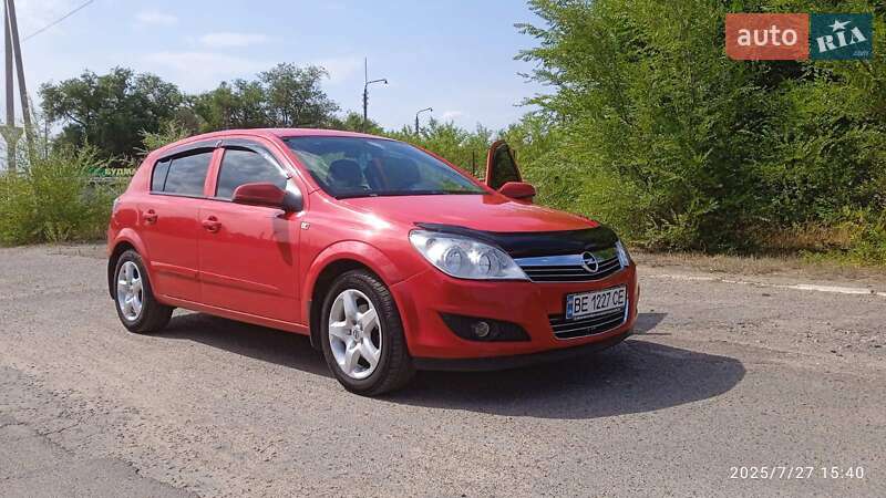 Хэтчбек Opel Astra 2008 в Вознесенске