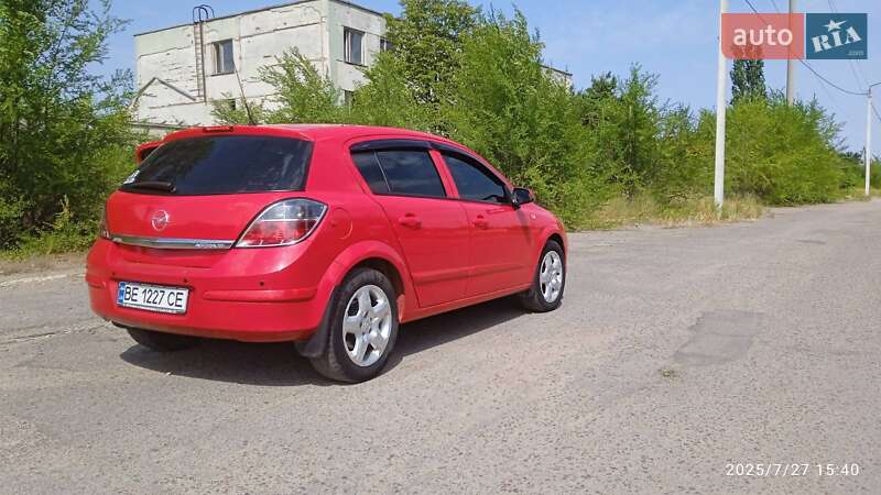 Хэтчбек Opel Astra 2008 в Вознесенске