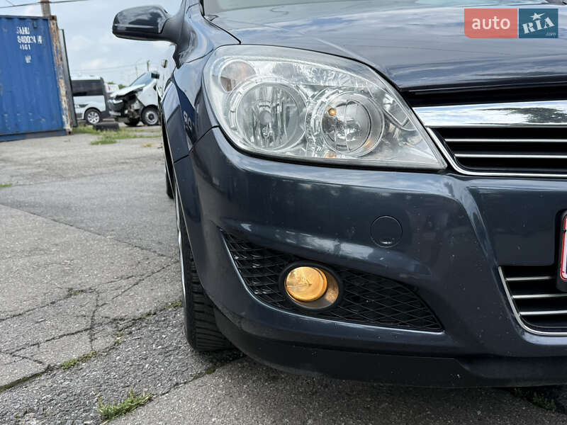 Універсал Opel Astra 2009 в Вінниці