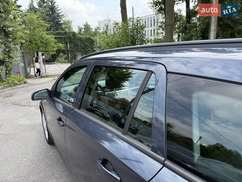 Універсал Opel Astra 2009 в Вінниці