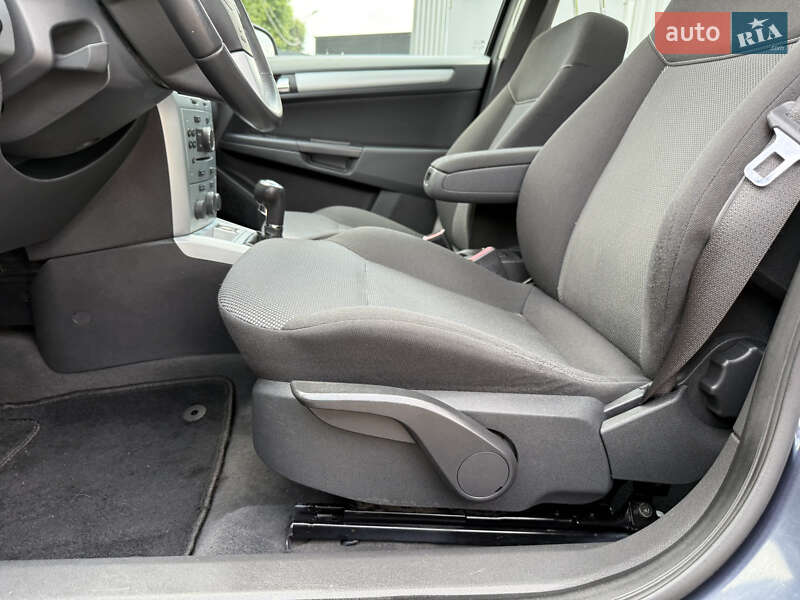 Універсал Opel Astra 2009 в Вінниці