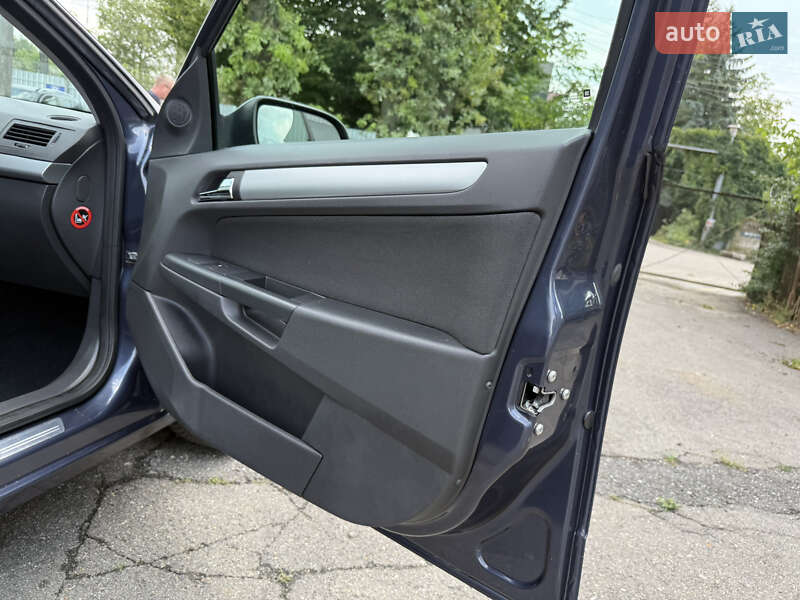 Універсал Opel Astra 2009 в Вінниці