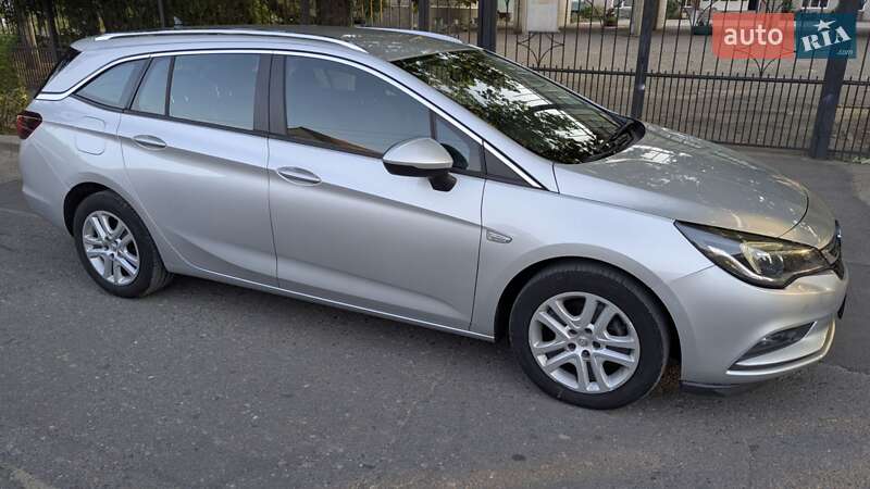 Универсал Opel Astra 2017 в Николаеве