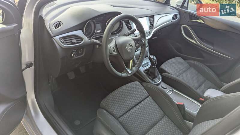 Универсал Opel Astra 2017 в Николаеве