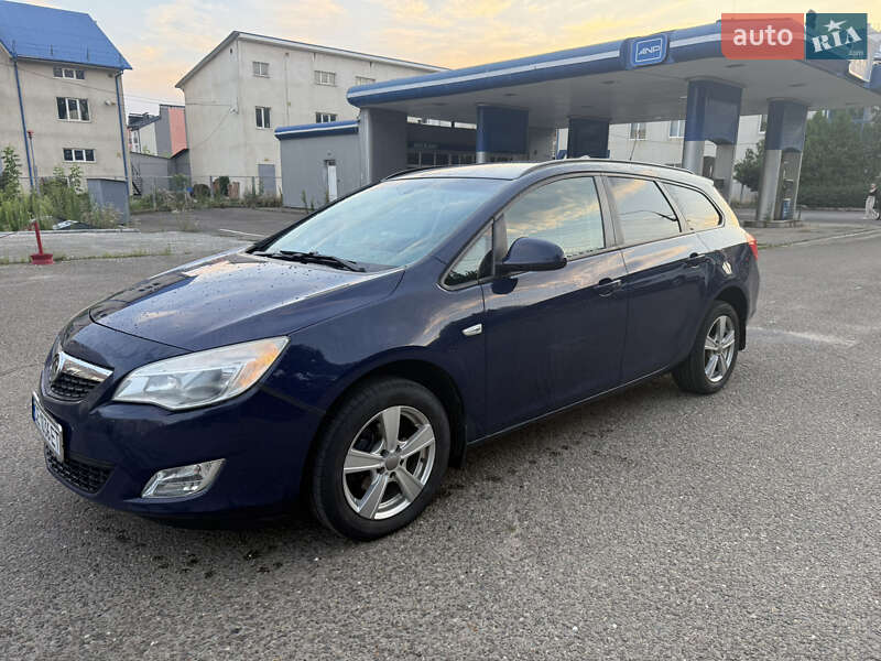Opel Astra 2011