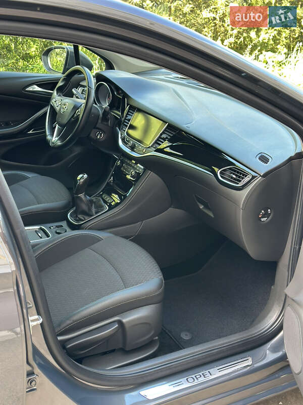 Универсал Opel Astra 2016 в Ивано-Франковске