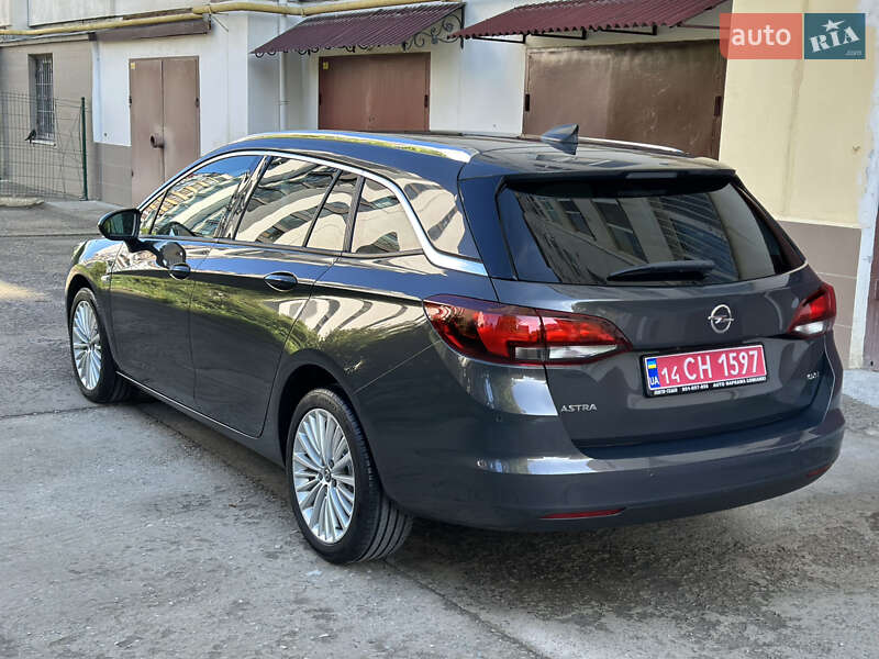 Универсал Opel Astra 2016 в Ивано-Франковске