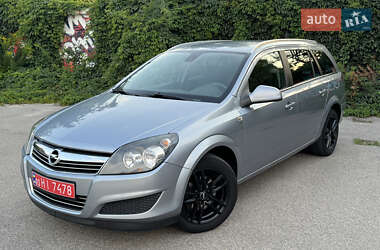 Универсал Opel Astra 2010 в Харькове
