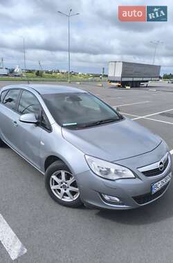 Хетчбек Opel Astra 2011 в 