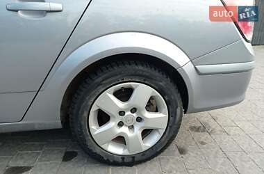 Универсал Opel Astra 2005 в 
