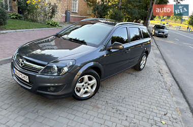 Універсал Opel Astra 2010 в Могилів-Подільському