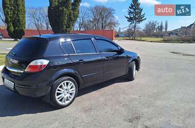 Хэтчбек Opel Astra 2004 в 