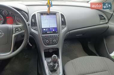 Універсал Opel Astra 2013 в 