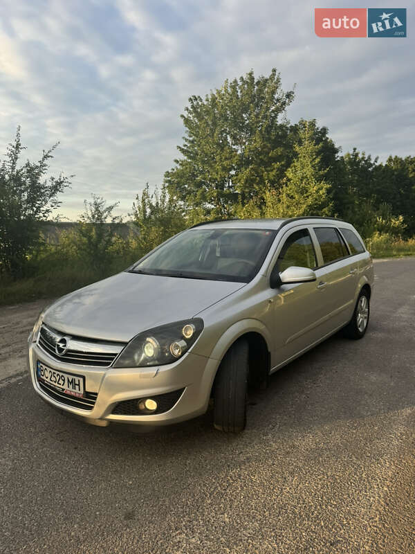 Универсал Opel Astra 2008 в Турке