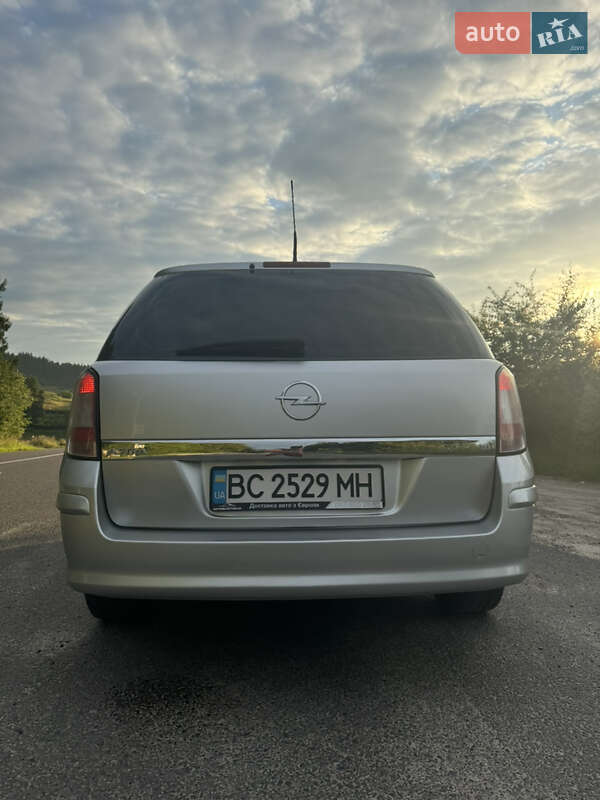 Универсал Opel Astra 2008 в Турке
