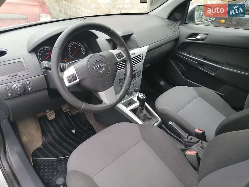 Универсал Opel Astra 2011 в Бердичеве фото 8 Универсал Opel Astra 2011 в Бердичеве