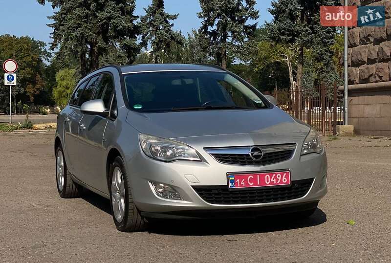 Opel Astra 2011