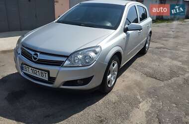 Хэтчбек Opel Astra 2007 в Киеве