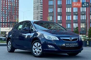 Хетчбек Opel Astra 2012 в Києві