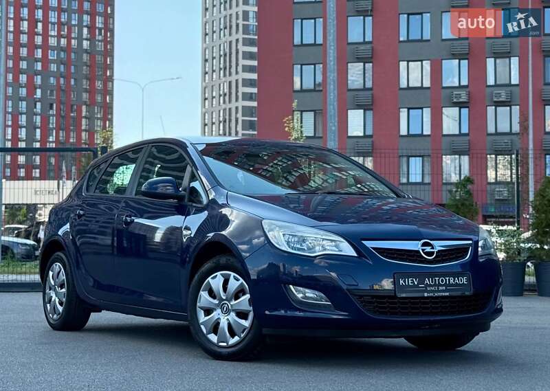 Opel Astra 2012